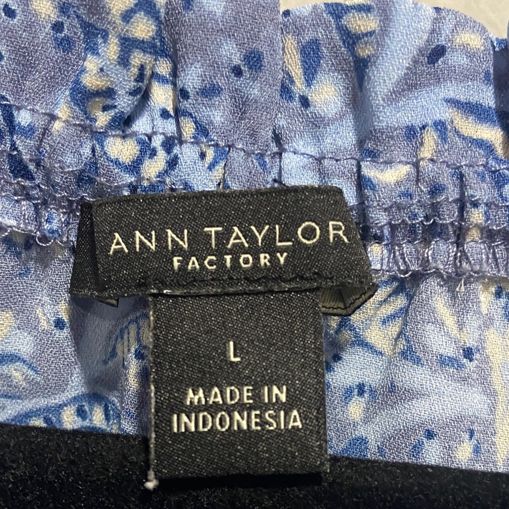 Ann Taylor Factory Blue and White Floral Blouse - Picture 2 of 2
